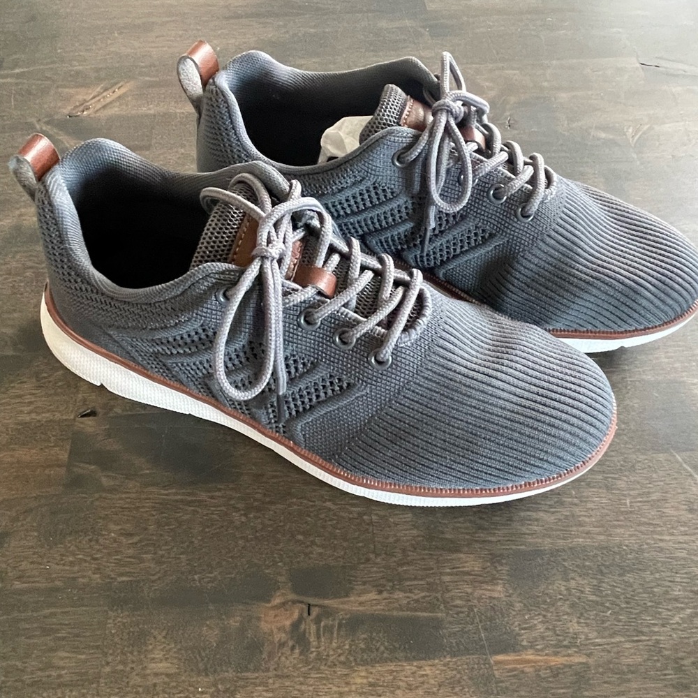 Men's Gray Athletic Shoes